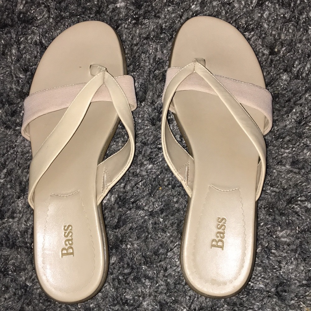 Bass tan heeled sandals size 8 in women’s